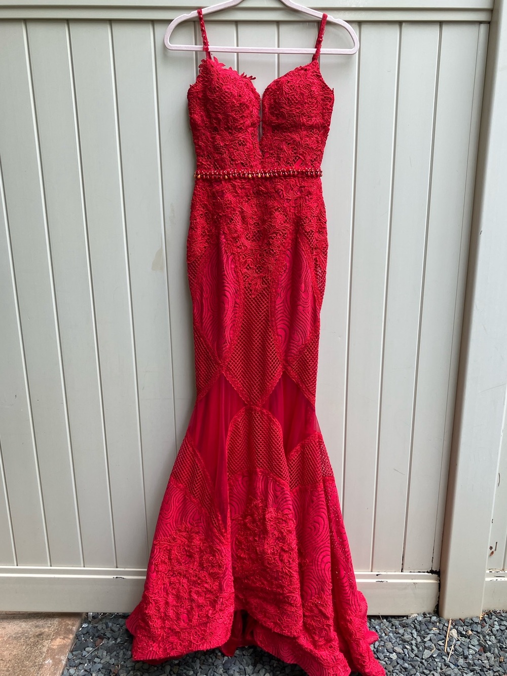 Mac Duggal mermaid red fitted gown formal prom homecoming winter ball sz 2